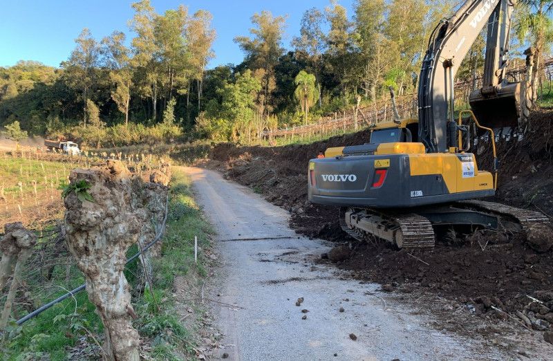 Pavimentação asfáltica de São José de Costa Real inicia nova etapa