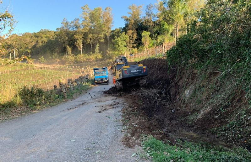 Pavimentação asfáltica de São José de Costa Real inicia nova etapa