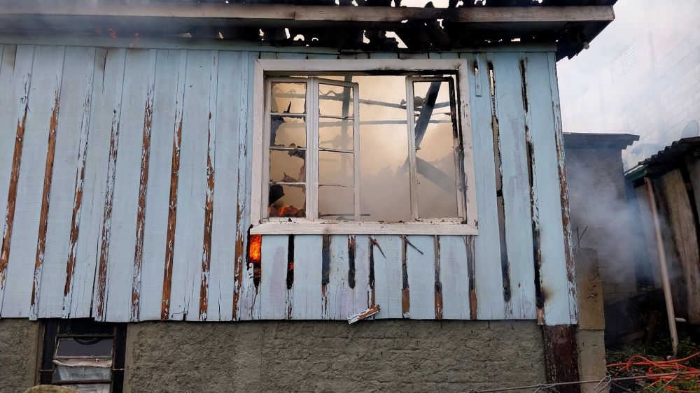 Incêndio causa destruição em residência em Carlos Barbosa