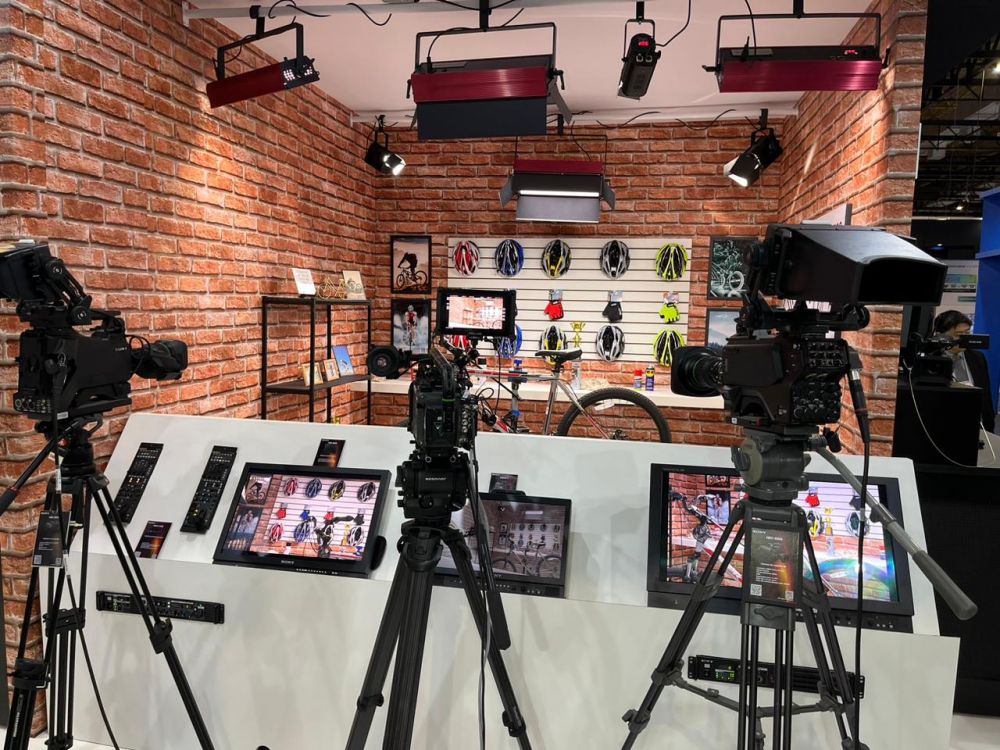 Equipe do Canal Adesso TV está em São Paulo 