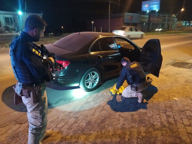  PRF apreende Mercedes usada por criminosos em vídeo em Garibaldi 