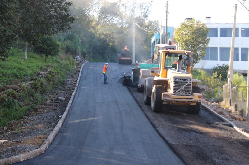 Bairro Vale Verde recebe segunda etapa de asfaltamento