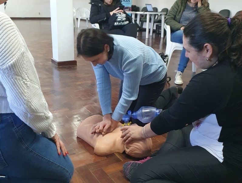  Educadores recebem formação em primeiros socorros