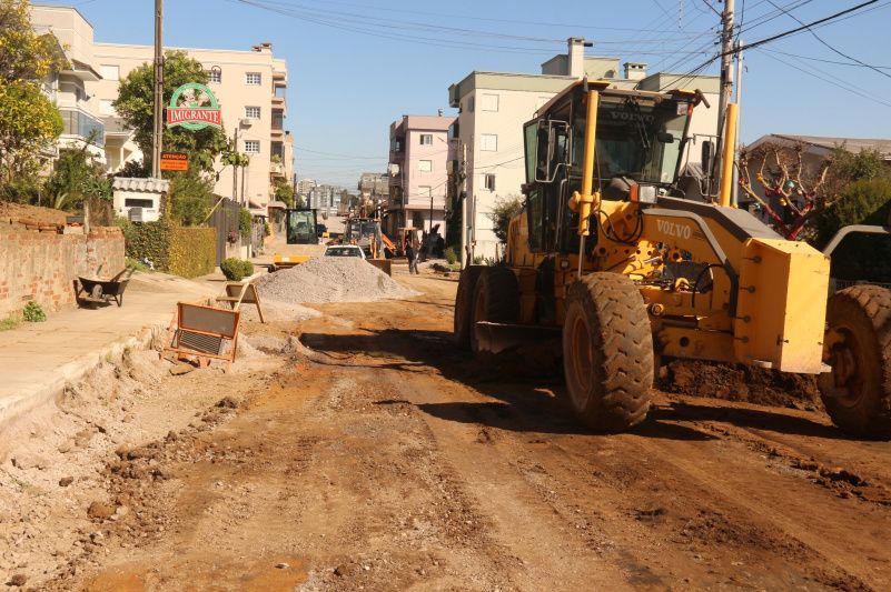 Rua Vicente Faraon recebe mais uma etapa da obra de pavimentação