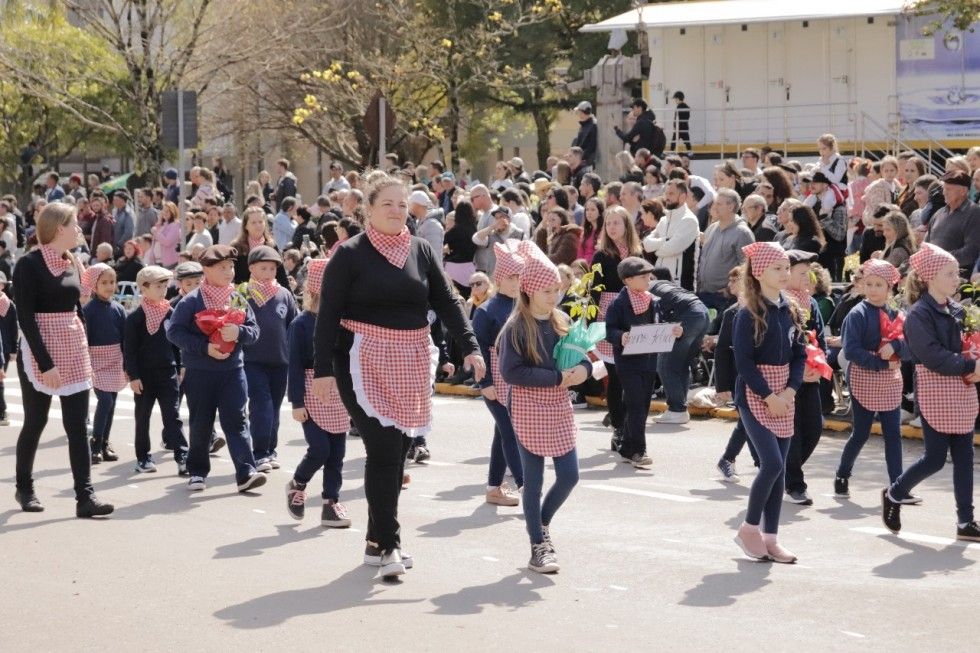 Desfile Cívico vai reunir 50 entidades em Carlos Barbosa