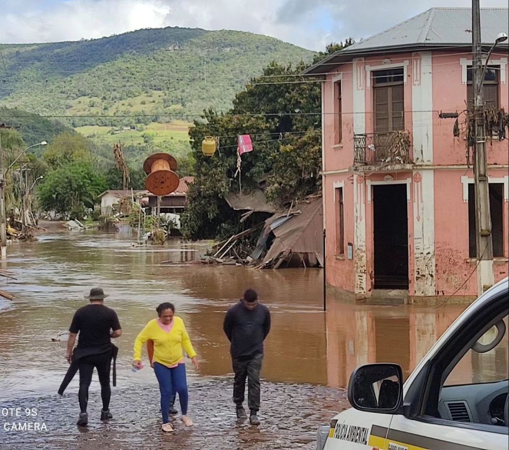 Batalhão Ambiental da BM auxilia população em Santa Tereza