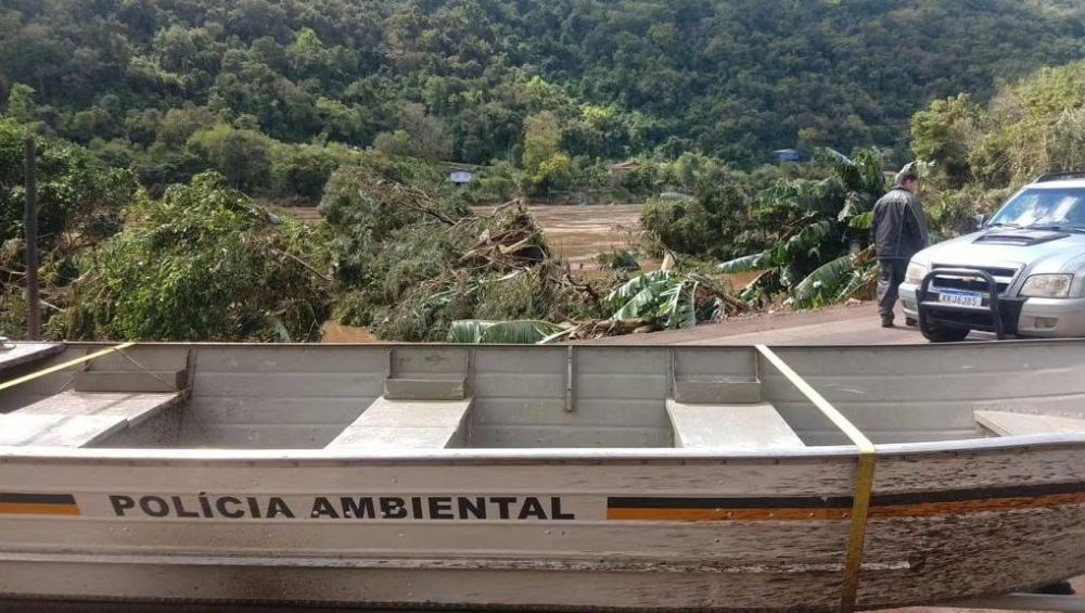 Batalhão Ambiental da BM auxilia população em Santa Tereza