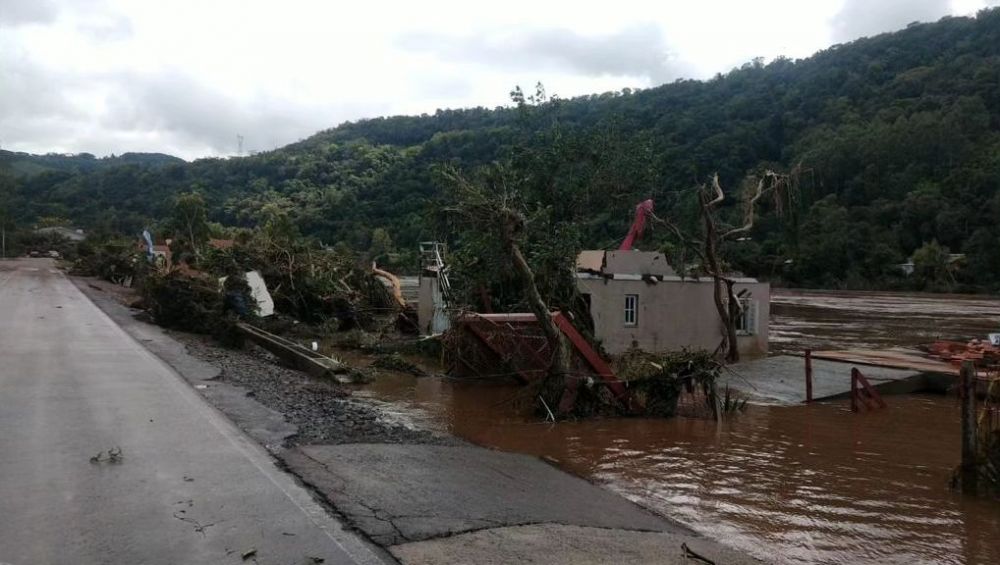 Batalhão Ambiental da BM auxilia população em Santa Tereza