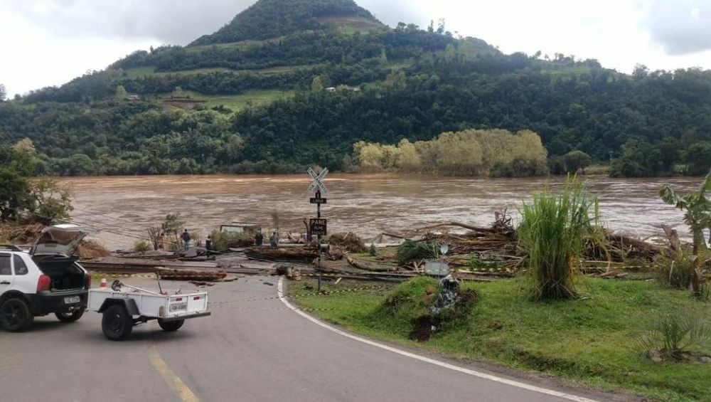 Batalhão Ambiental da BM auxilia população em Santa Tereza