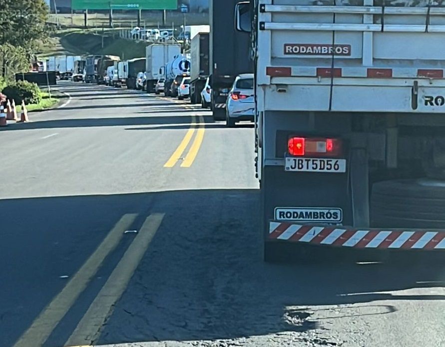 Obras na BR 470 alteram o trânsito da rodovia 