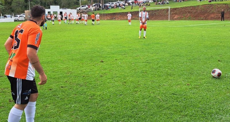 Municipal de Campo teve rodada solidária em Garibaldi