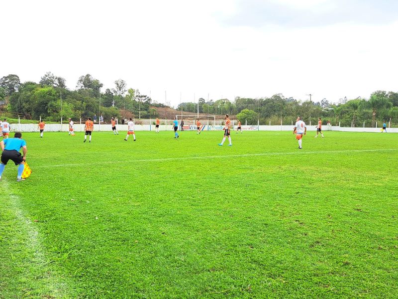 Municipal de Campo teve rodada solidária em Garibaldi