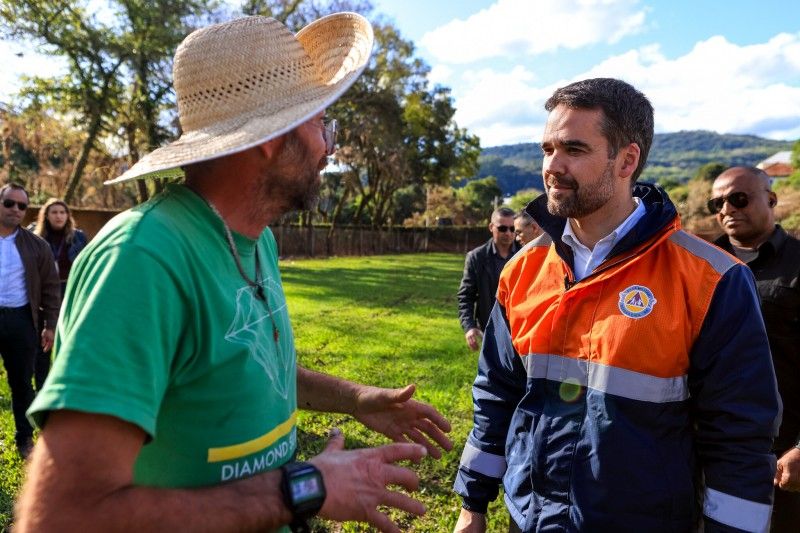 Governador visita Santa Tereza, afetada pelas enchentes no RS