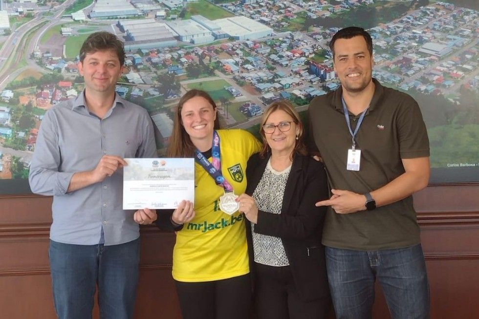  Barbosense é homenageada pelo vice-campeonato de futebol 