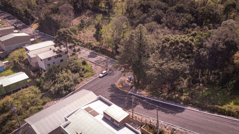 Quatro ruas são asfaltadas no bairro Vale Verde