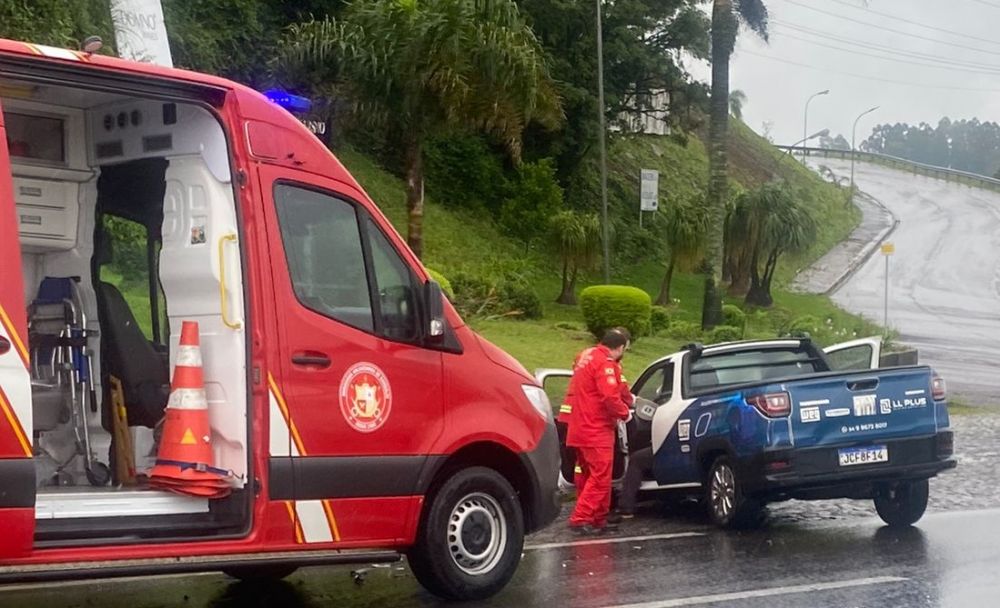 Colisão resulta em uma pessoa ferida no Trevo da Chandon