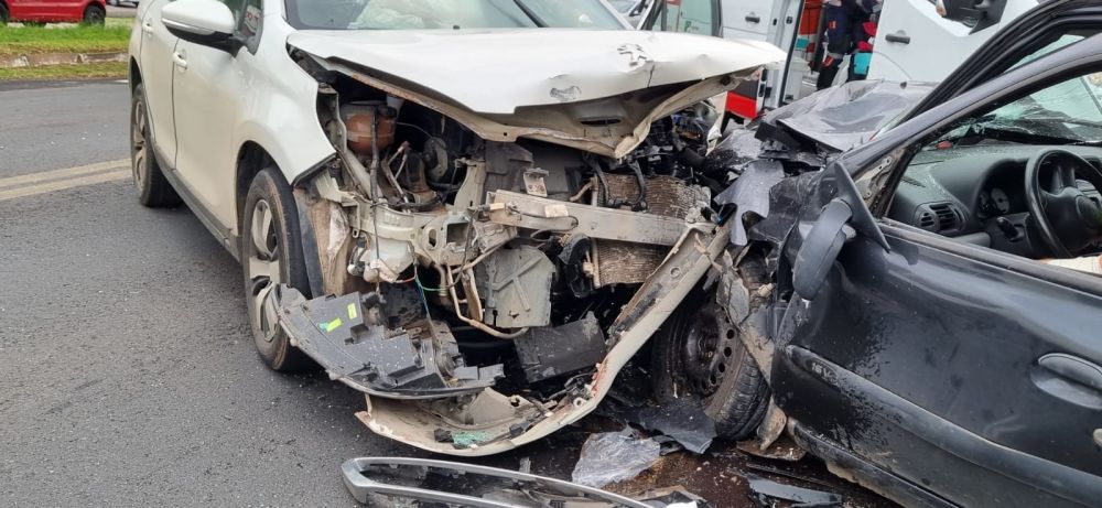 Condutor de veículo de Garibaldi se envolve em acidente em Bento Gonçalves