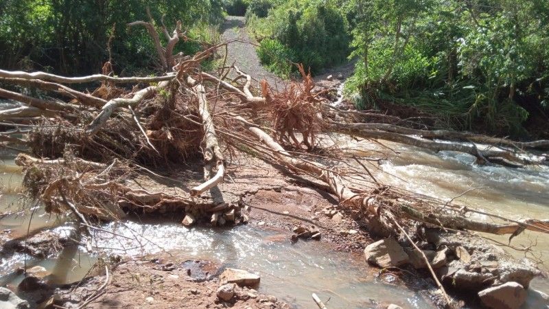 Estradas do interior seguem com problemas em Carlos Barbosa