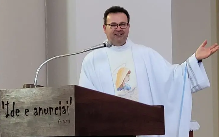 Padre Ricardo Fontana celebra 25 anos de sacerdócio