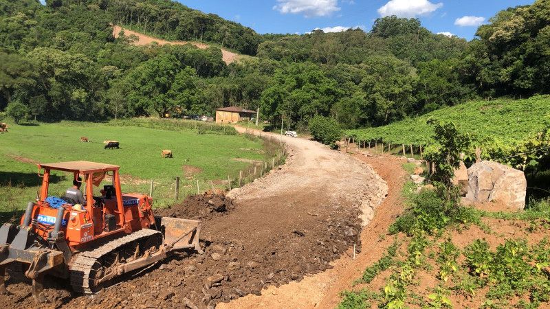 Inicia nova etapa do asfalto entre São Roque e Marcorama 