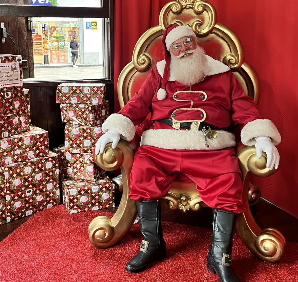 Com novo espaço o Papai Noel já atende na Via Del Vino