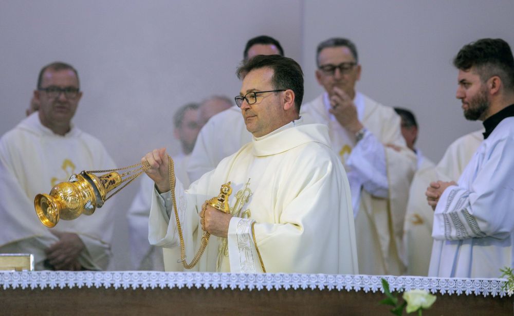 Padre Ricardo Fontana celebra 25 anos de vida sacerdotal