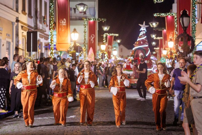 Desfile Cênico Inclusivo de Natal reúne mais de 5 mil pessoas