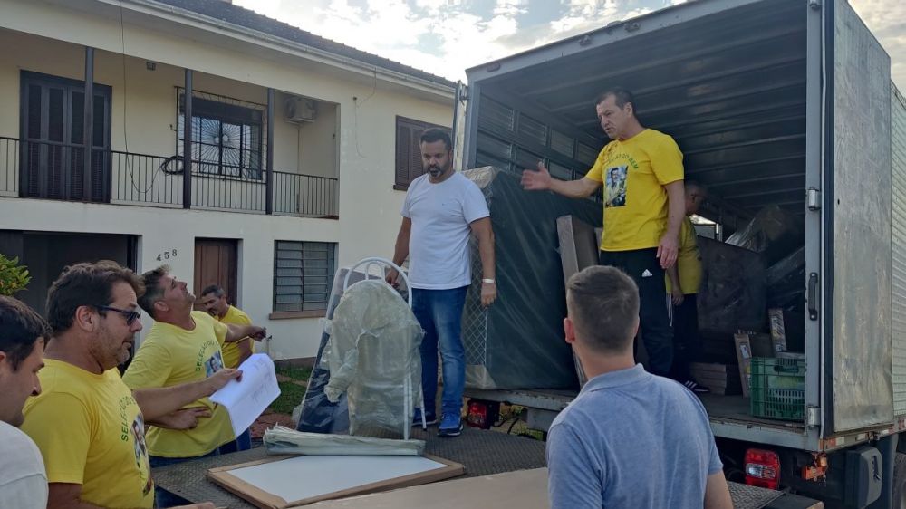 Enquanto políticos só prometem e nada fazem, ex-capitão Dunga auxilia de verdade no Vale