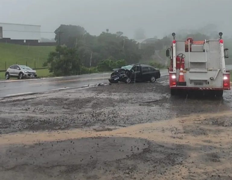  Colisão deixa quatro feridos na RSC 453 em Garibaldi 