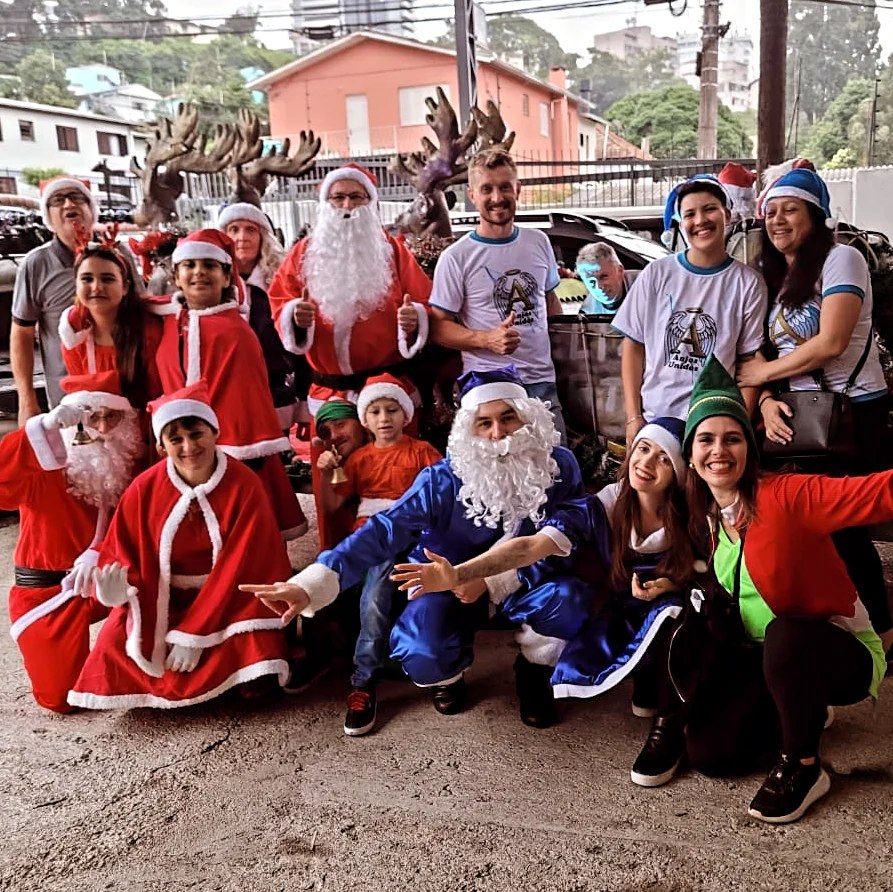 Anjos Unidos promove o Natal no Vilarejo, em Bento 