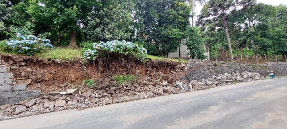  Trânsito já está liberado na rua Alencar Araripe 