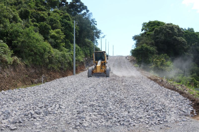 Obra da Rua Aurélio Bitencourt avança mais uma etapa