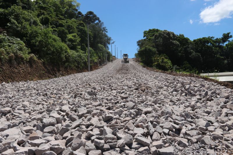 Obra da Rua Aurélio Bitencourt avança mais uma etapa