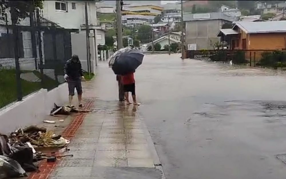  MetSul reitera alerta de temporais: como vai se desenvolver a chuva 