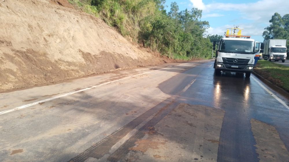 Liberado trânsito na ERS -122 no acesso de São Vendelino 