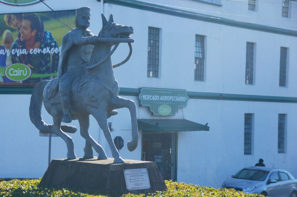 Depois do burrinho da Semana Santa agora é a vez do Cavalo de Concreto