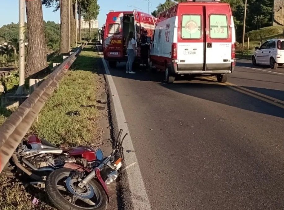  Acidente entre carro e moto deixa uma pessoa ferida 