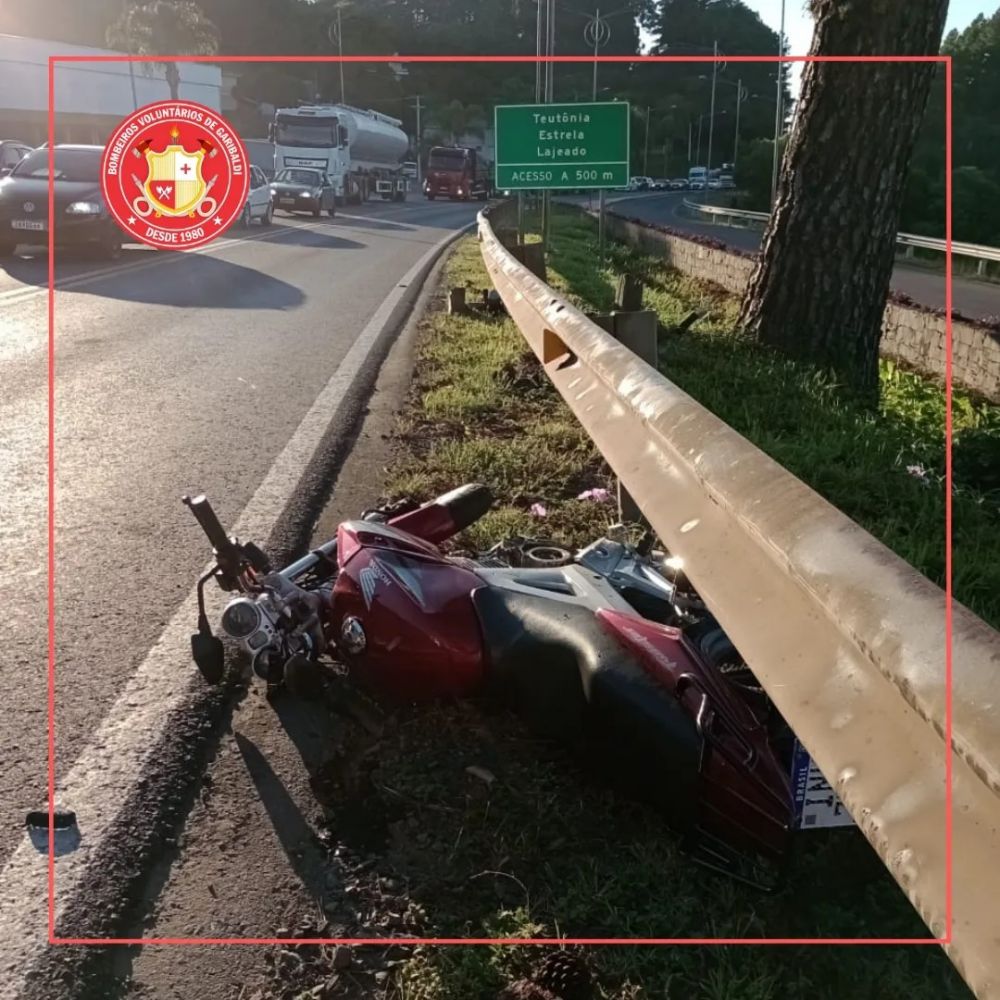  Acidente entre carro e moto deixa uma pessoa ferida 