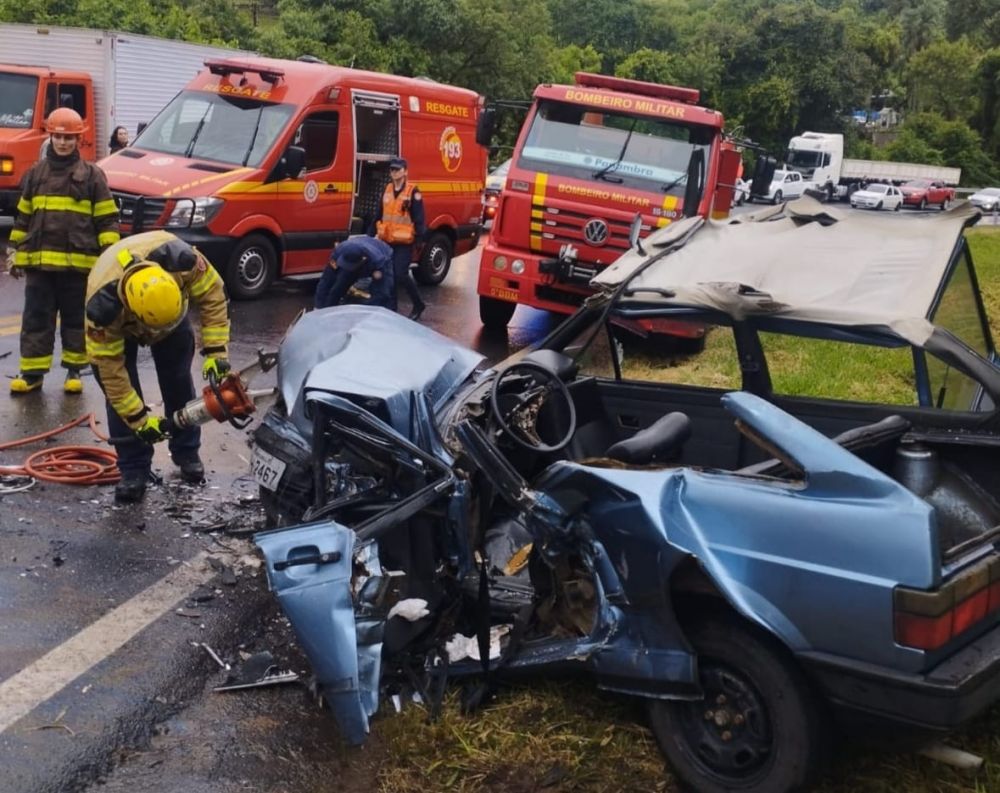 Jovem fica gravemente ferido em acidente na BR-470 