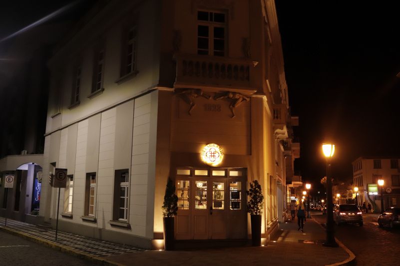 Iluminação embeleza Centro Histórico de Garibaldi