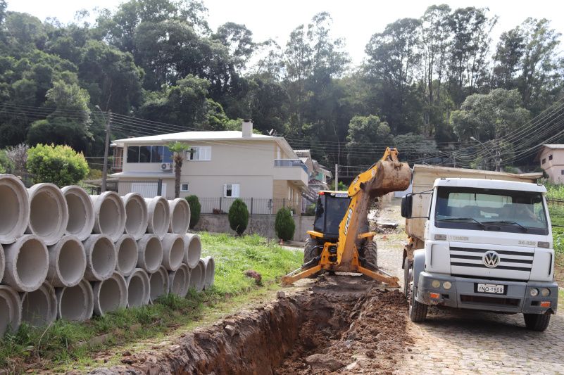 Rua Virgínia Battisti Debiasi recebe nova tubulação