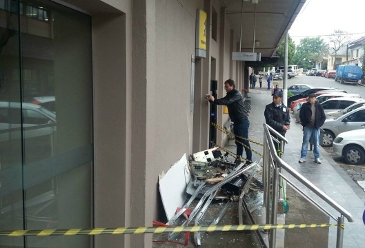 Bandidos explodem caixas eletrônicos na Vinícola Aurora em Bento Gonçalves