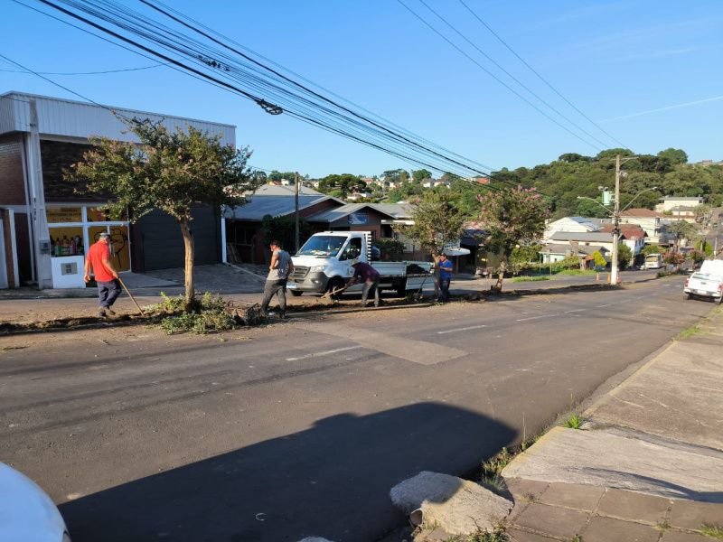  Avenida Saldanha Marinho recebe novas flores