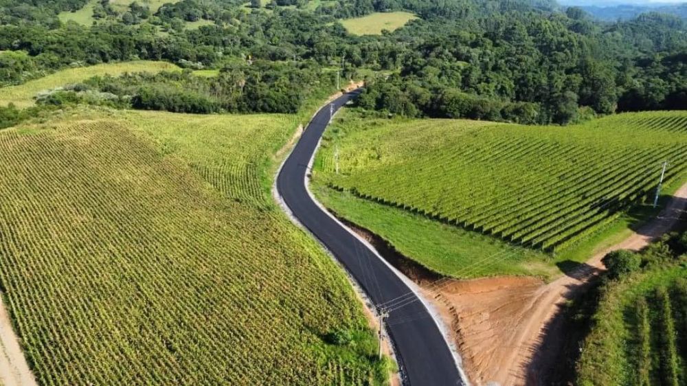 Prefeitura de Garibaldi pavimenta trecho de São Roque 