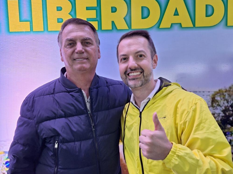  Pasqualotto recebe apoio de Bolsonaro como pré-candidato a prefeito de Bento