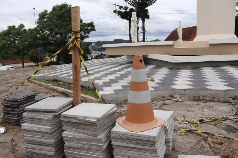  Praça da Ermida de Garibaldi está em reformas 