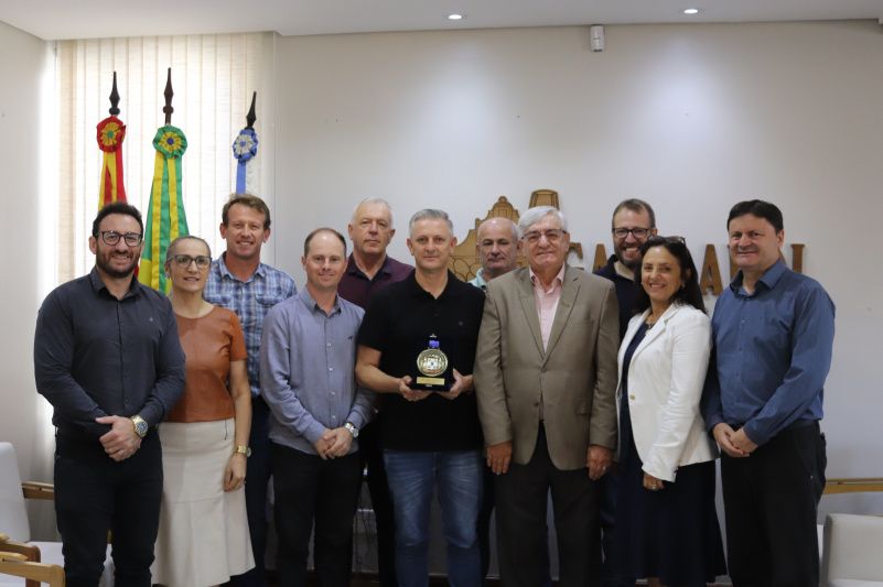  Prefeitura de Garibaldi entrega Mérito Desportivo para Fábio Zarbielli