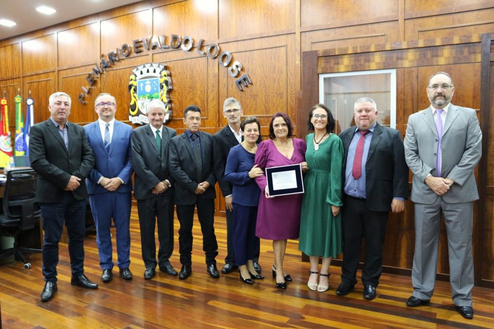  Mulher Destaque é entregue pela Câmara de Vereadores de Carlos Barbosa 