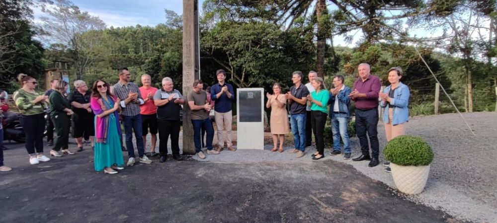 Prefeito Kirch entrega obra na Estrada Caminhos do Salto Ventoso