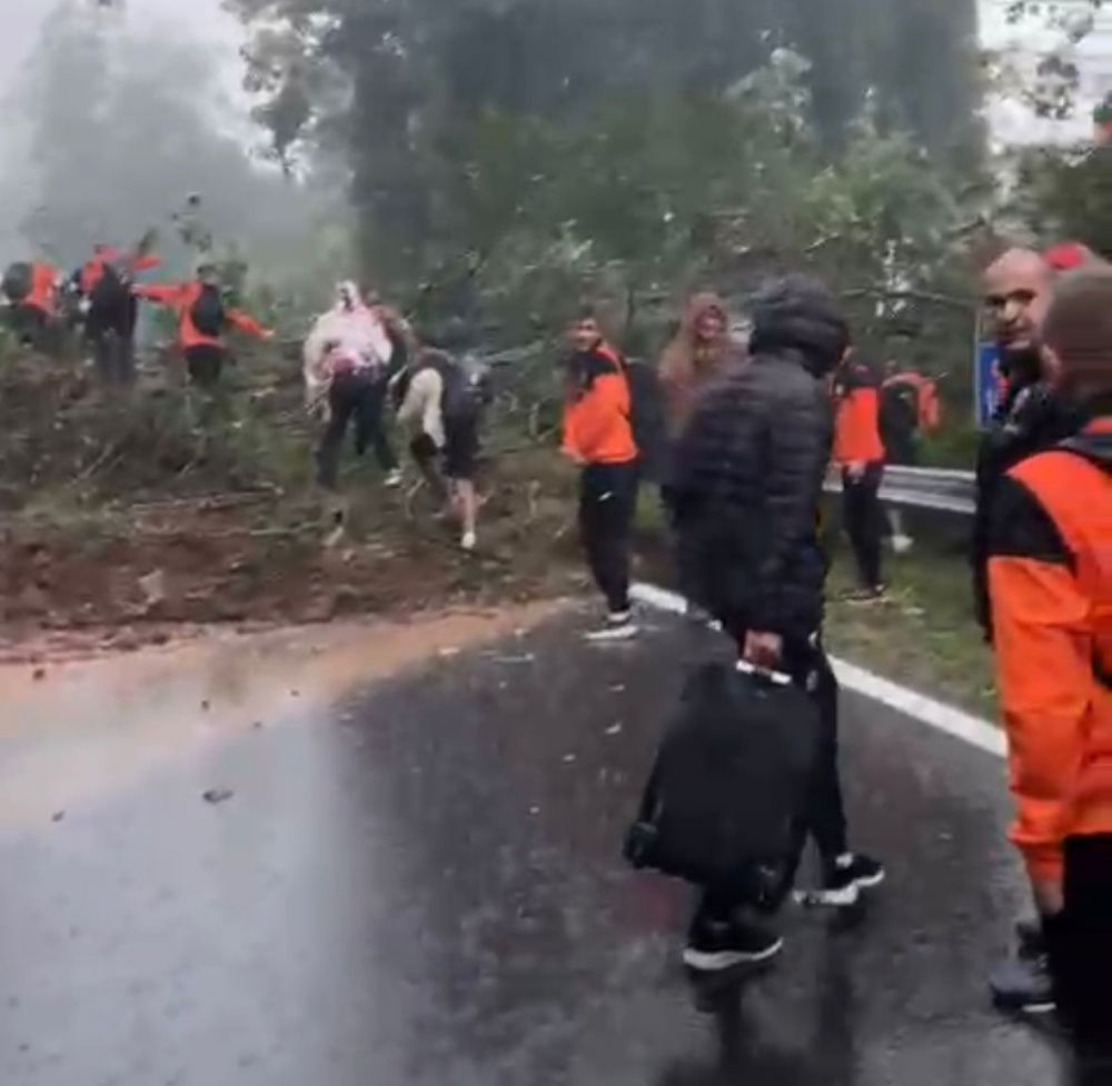 Atletas da ACBF ficam presos em bloqueio na Serra das Antas